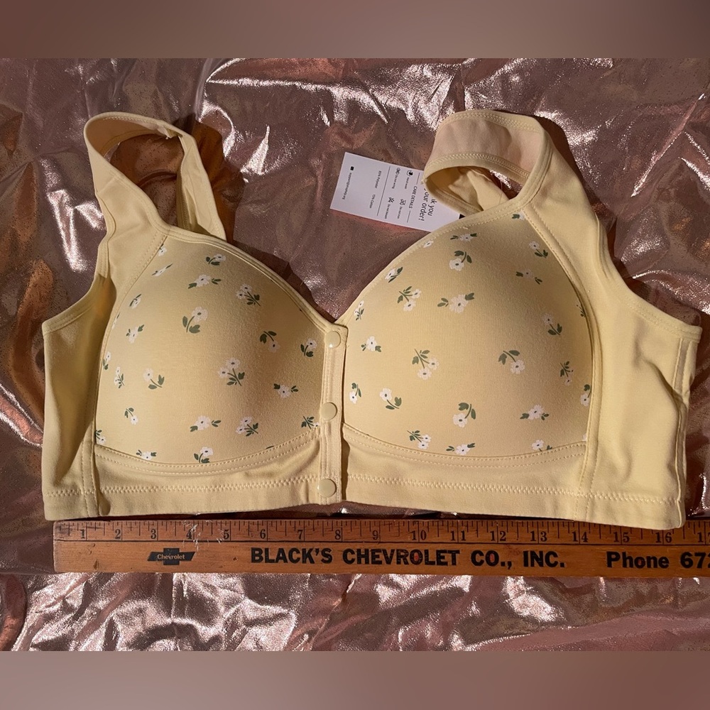Snap-in-the-Front Bra 🌼 🌼 Size 3XL 🌼 Yellow with White Daisies 🌼